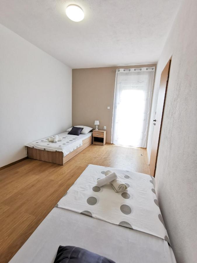 A4 Apartmani Kevic Kaštela Eksteriør billede