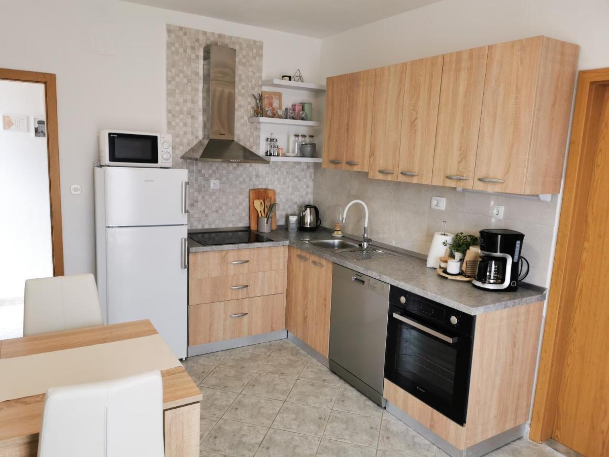 A4 Apartmani Kevic Kaštela Eksteriør billede